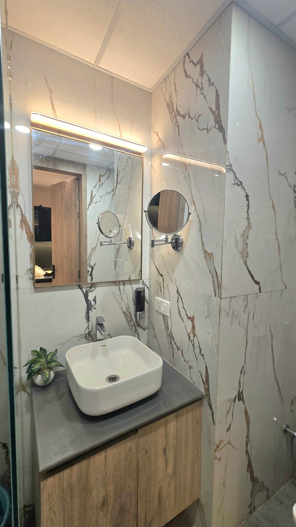 Heaven Studios Relax Unwind in this Private Home - Tap to explore photos