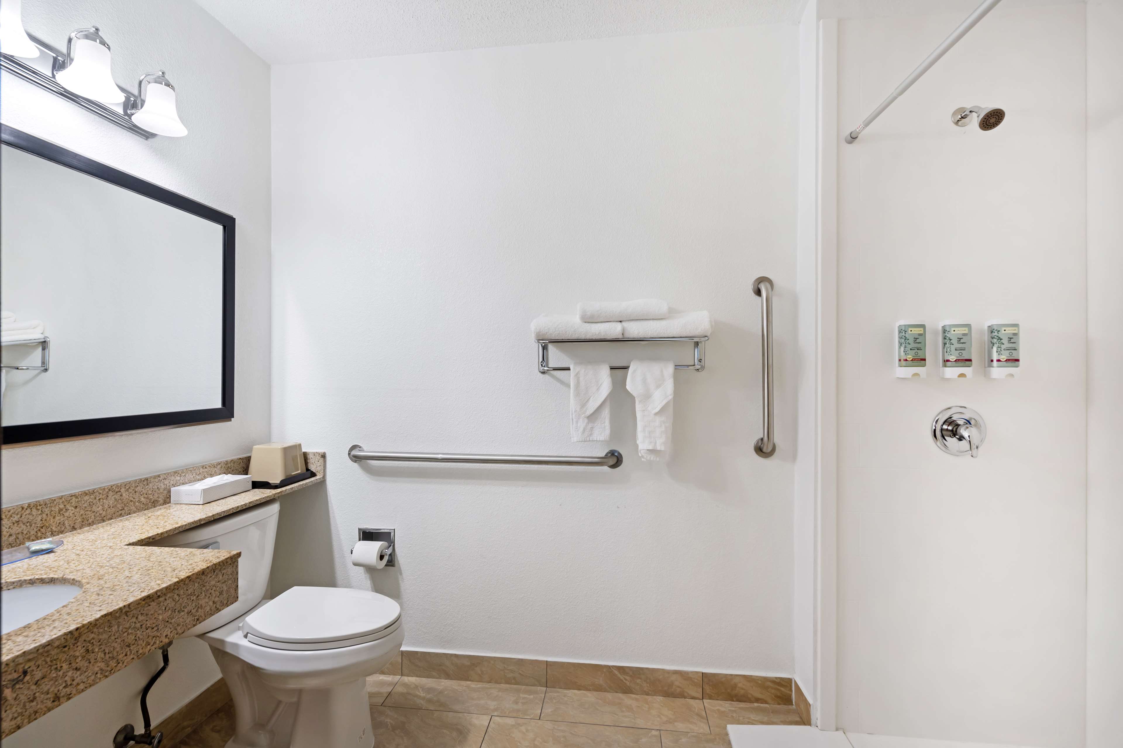 Best Western Des Plaines Inn - Tap to explore photos