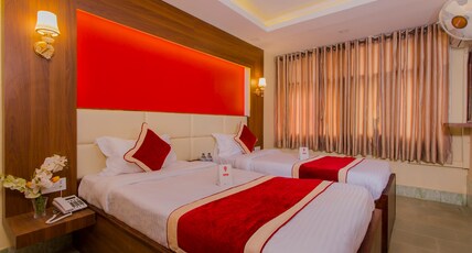 OYO 160 Hotel Shraddha Palace Room Type - Deluxe