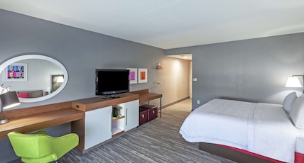 Hampton Inn & Suites Houston-Bush Intercontinental Airport Room Type - 1KING STUDY SOFABED NOSMOK