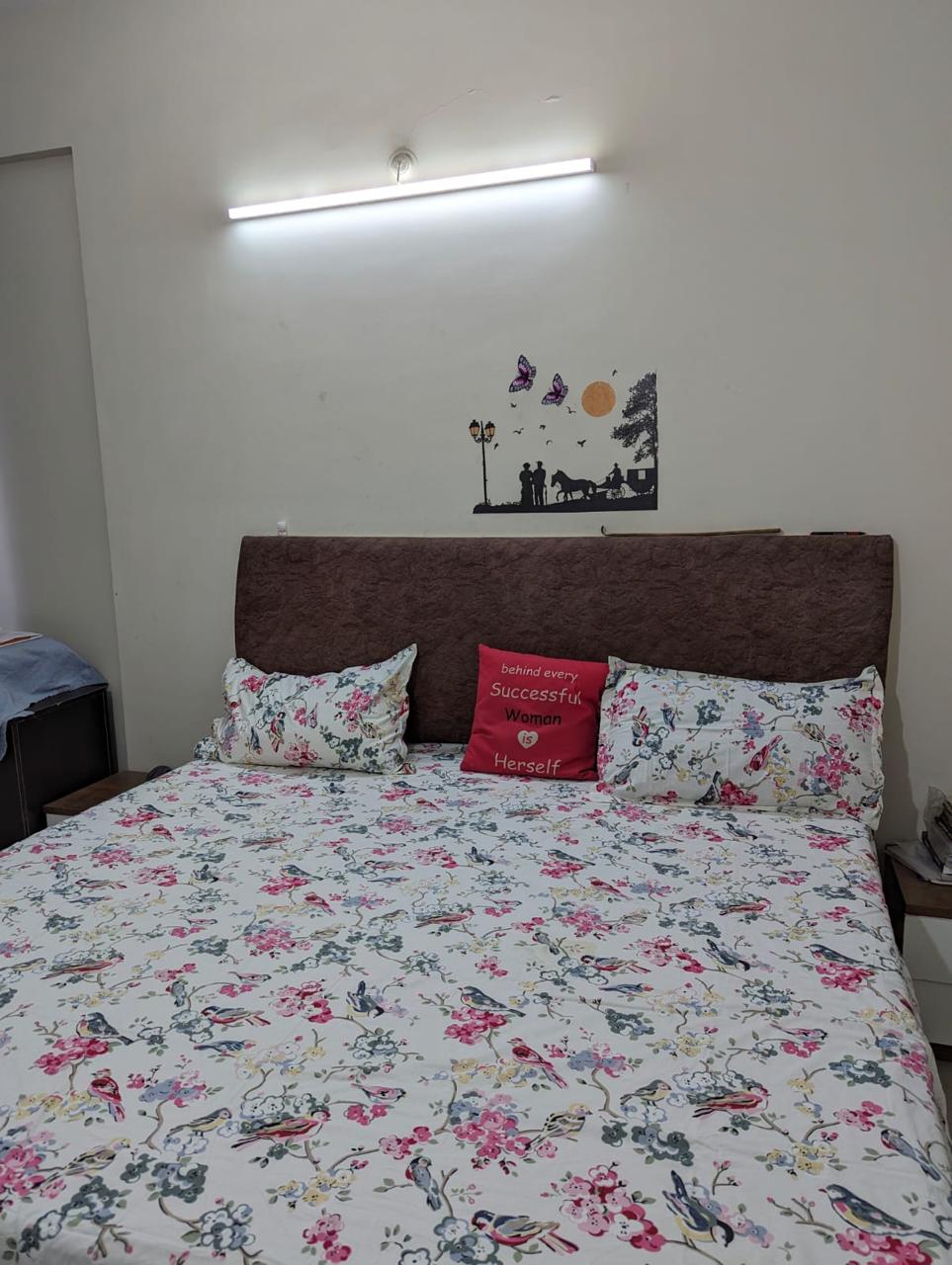 2 bhk fully furnished - Tap to explore photos