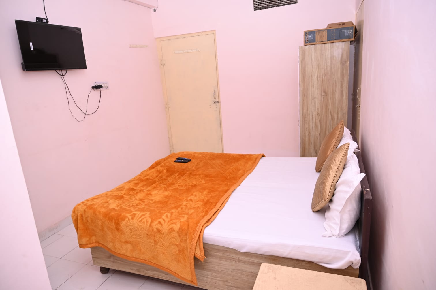 Hotel Konark & Restaurant - Tap to explore photos
