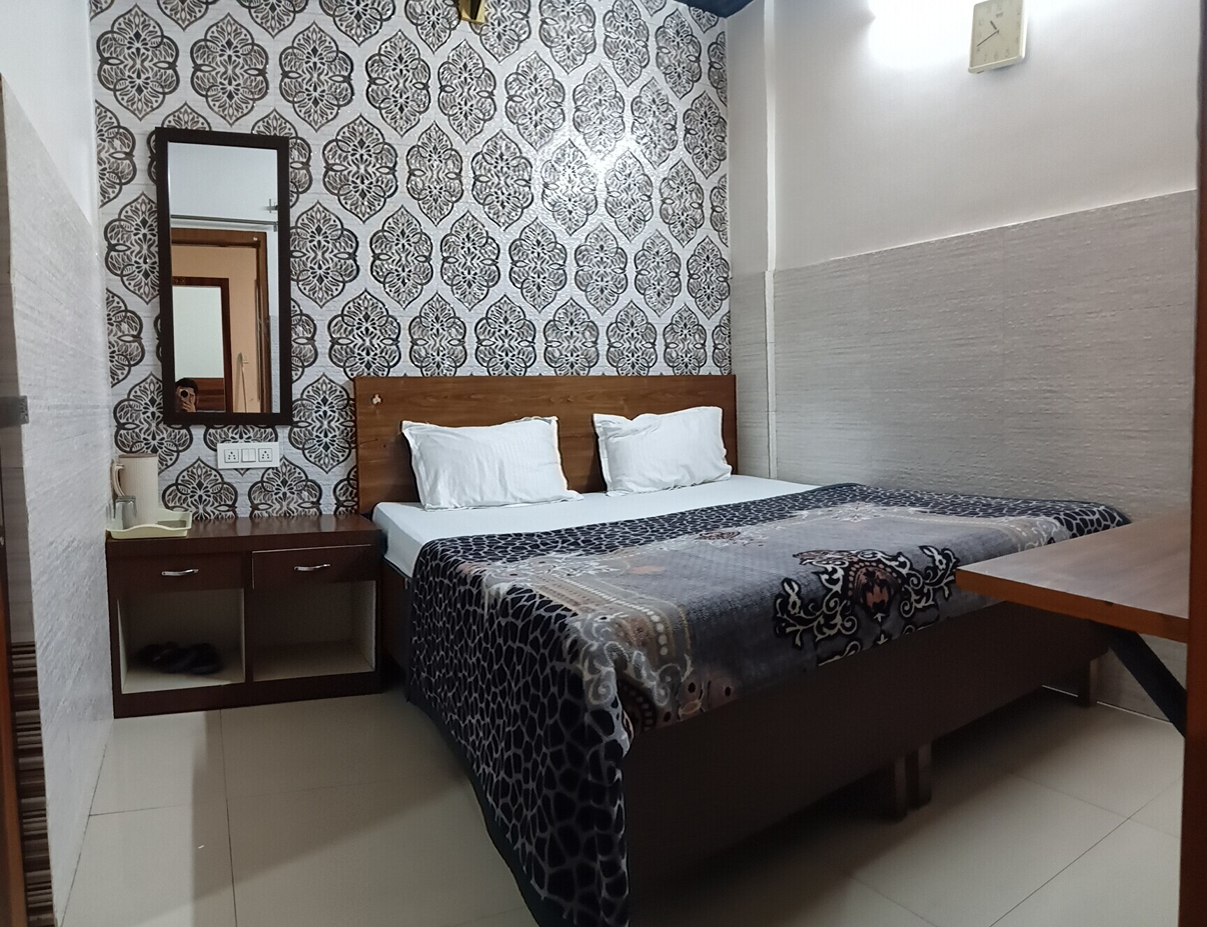 Sindhi Guest House - Tap to explore photos