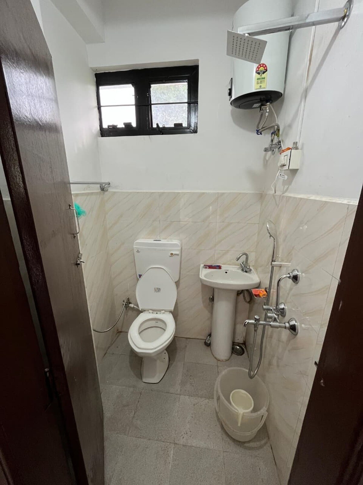 Hornbill Homes 1.0 - Tap to explore photos