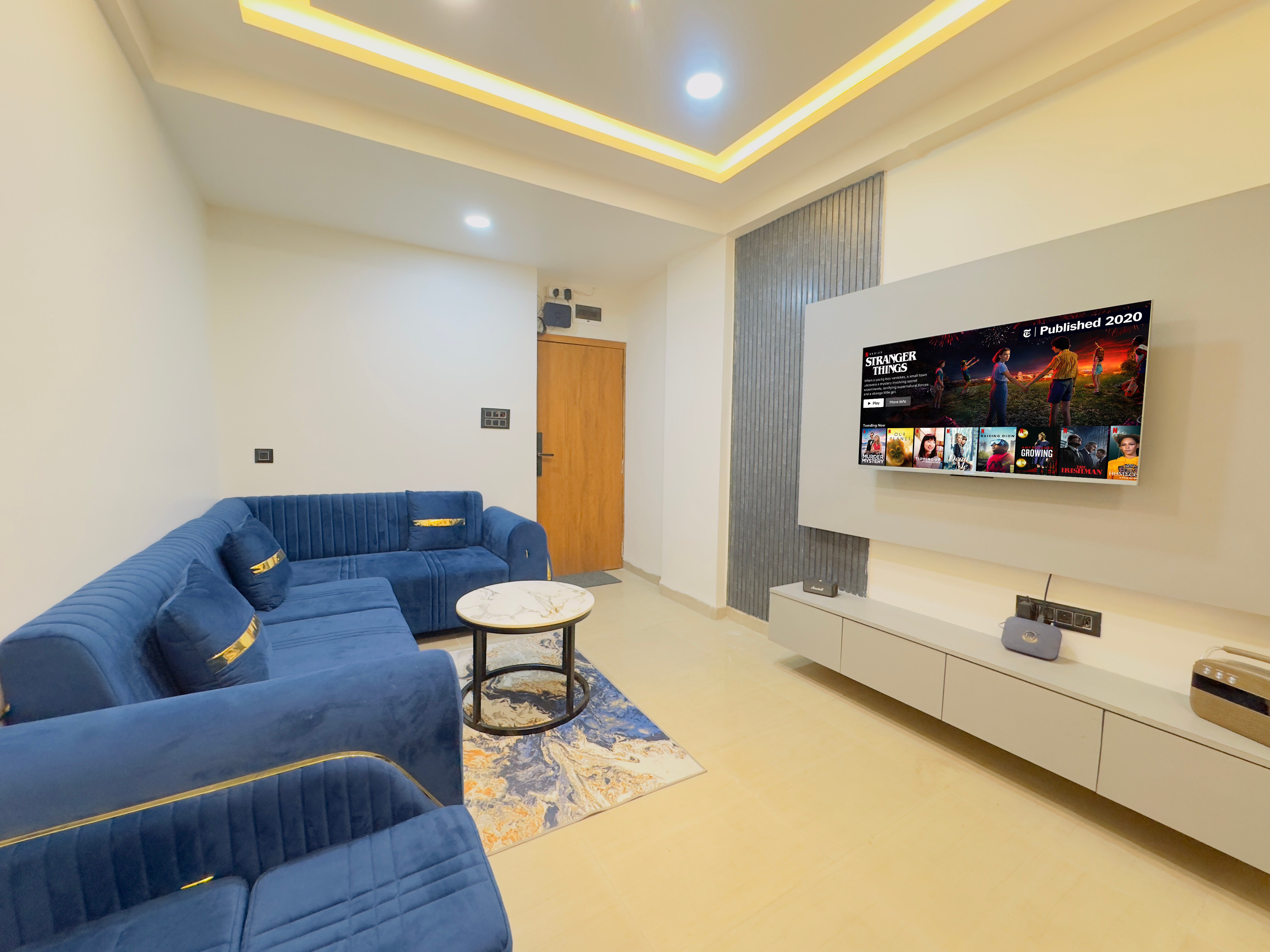 Home Escape Blissful 2BHK Close to Mahakal Temple - Tap to explore photos