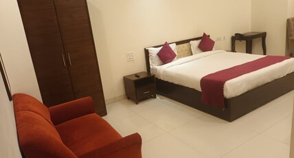 Hotel Highway Inn Room Type - Executive Room