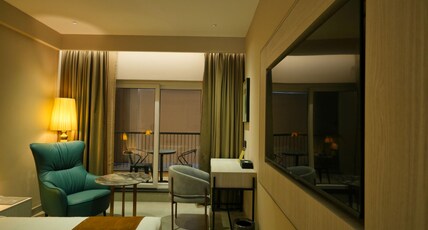 MESTA HOTEL Room Type - PRIDE  WITH BALCONY ( NO VIEW)