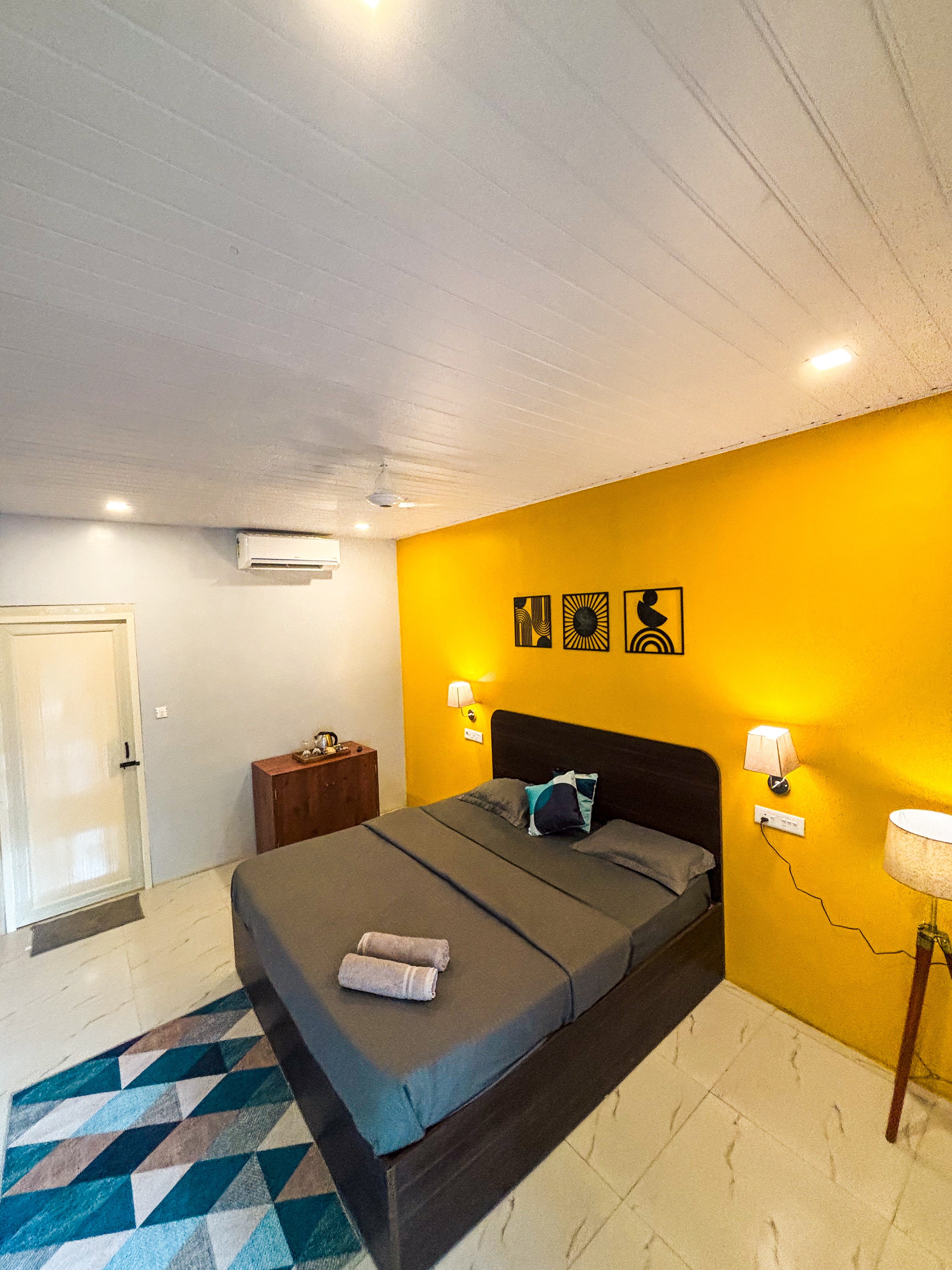 Traverse Luxe Hostel Palolem - Tap to explore photos