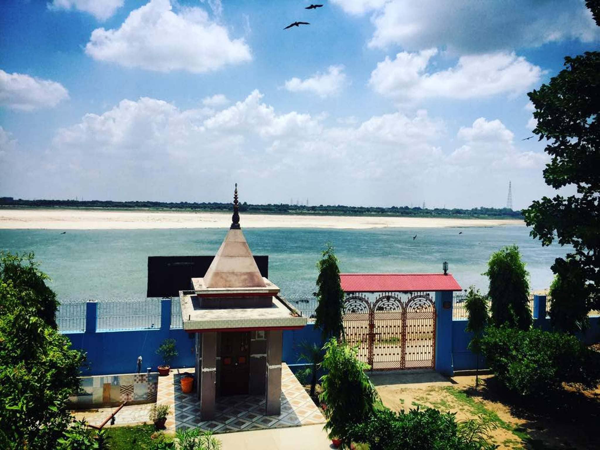 Shree Yoga Mandir Guest House - Tap to explore photos