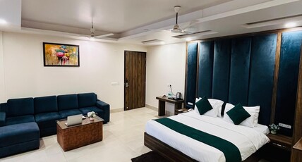 HOTEL MAIRA Room Type - Deluxe Room