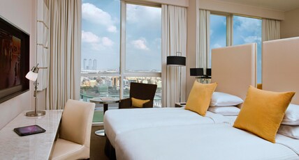 Centro Al Manhal by Rotana Room Type - City View Centro Room  - Twin Beds
