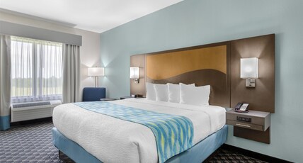 Best Western Plus Waller Hotel Room Type - 1 King Bed, Non-Smoking, Pillowtop Bed, Microwave, Refrigerator, High Speed Internet Access, Full Br