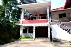 Amberleaf Estate 2BHK-GF Homestay by Homeyhuts
