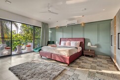 5BHK Pool Villa w Jacuzzi Rooftop Near Beach