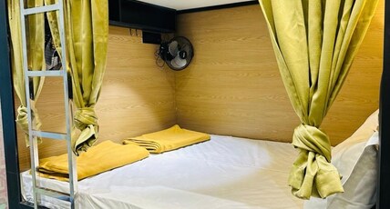 Yatri Stay Inn Luxury Rooms in Mumbai Cst Room Type - DOUBLE BED IN SHARED GENTS DORMITORY