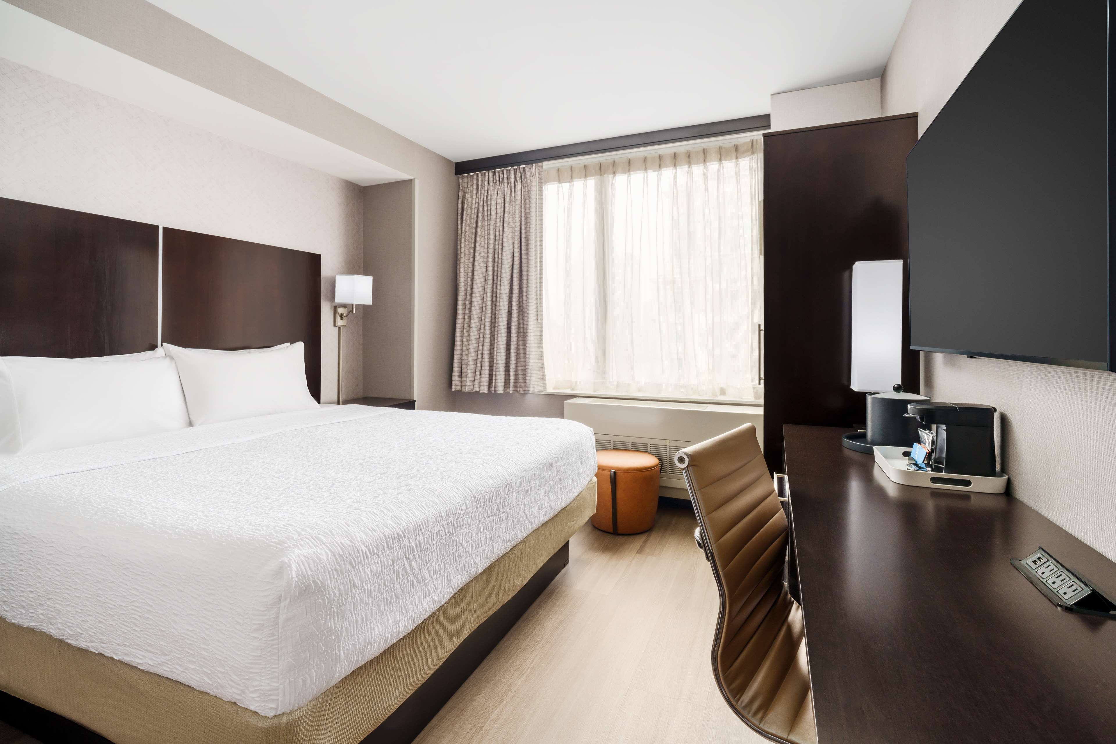 Hampton Inn by Hilton Manhattan/Times Square Central - Tap to explore photos