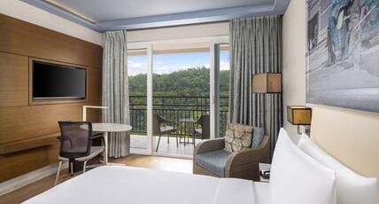 Radisson Hotel Kandy Room Type - Deluxe Room King