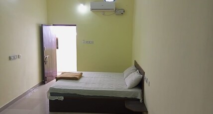 Amuthu Residency Room Type - Suite AC Room