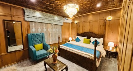 Houseboat Old palace Room Type - Deluxe double room