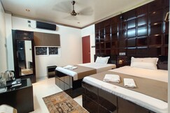 HOTEL JOY GURU INN