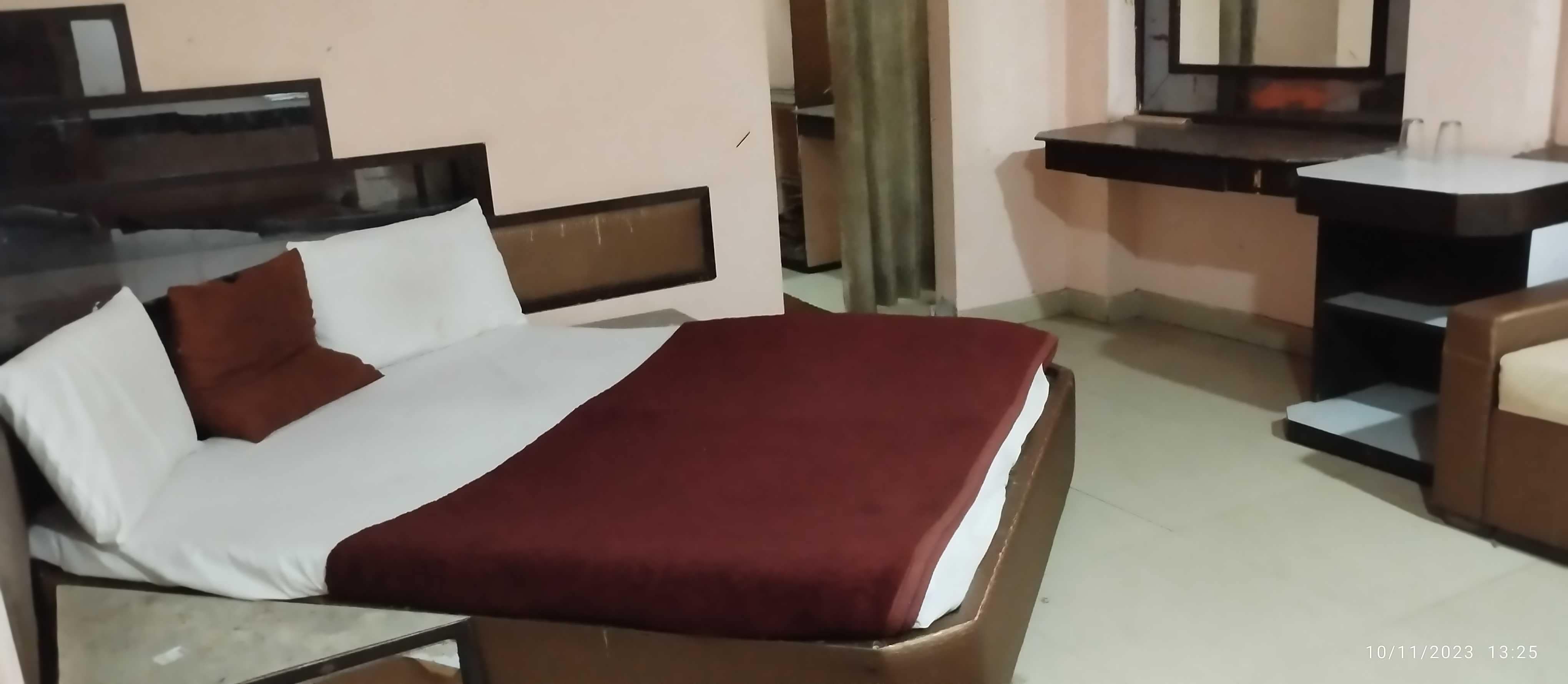 Hotel O Shivalik Gold - Tap to explore photos