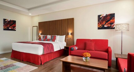 Ramada Encore by Wyndham Kuwait Downtown Room Type - 1 King Bed Smoking Business Suite