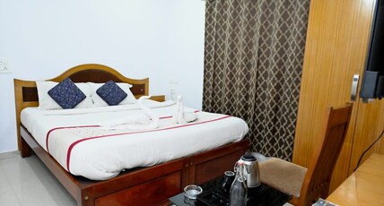 Hotel Kailash Heaven Room Type - Deluxe Non AC