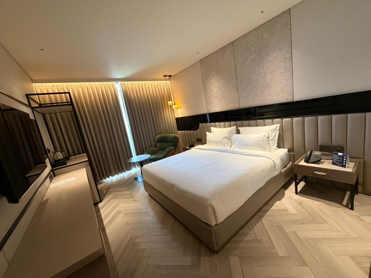 LUMEIRRAH SUITES - Tap to explore photos