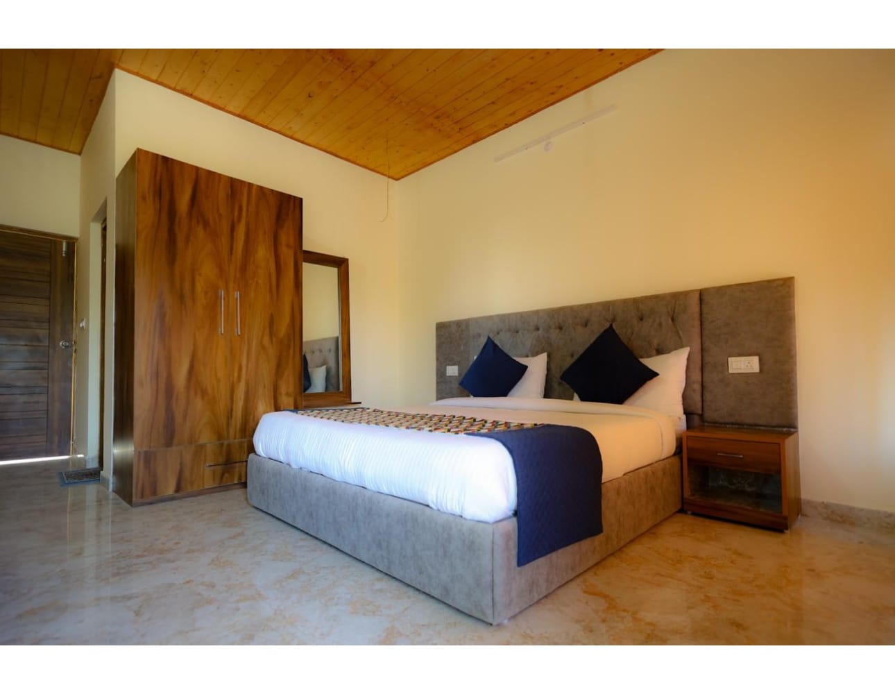 Hushvan Resorts - Tap to explore photos