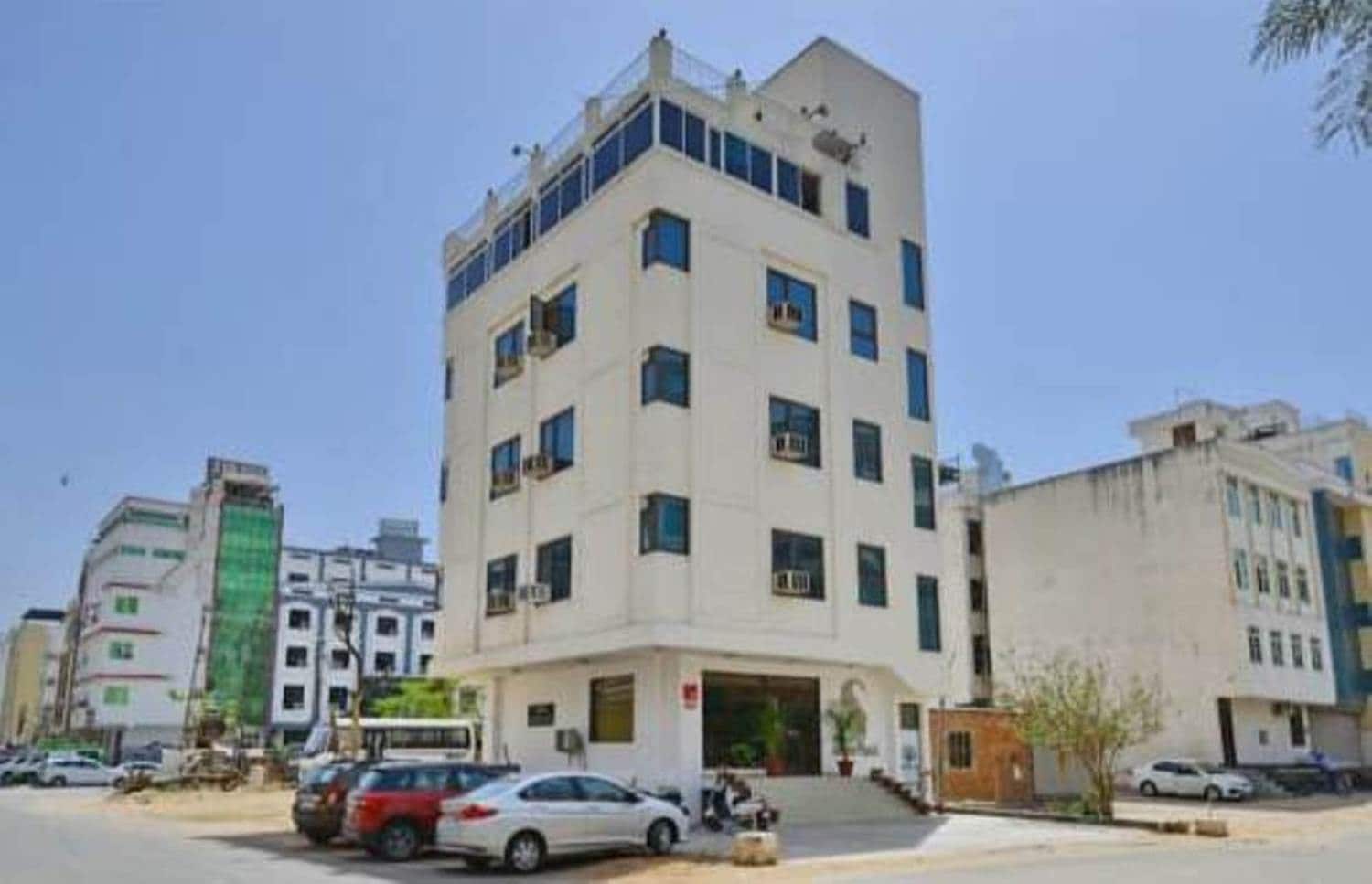 Hotel Silver Plaza - Tap to explore photos