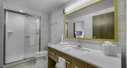 Home2 Suites by Hilton St. Simon's Island Room Type - 1 KING STUDIO SUITE NOSMOK