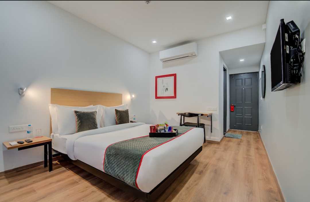 Townhouse Oak Pune Mandai Metro Station - Tap to explore photos