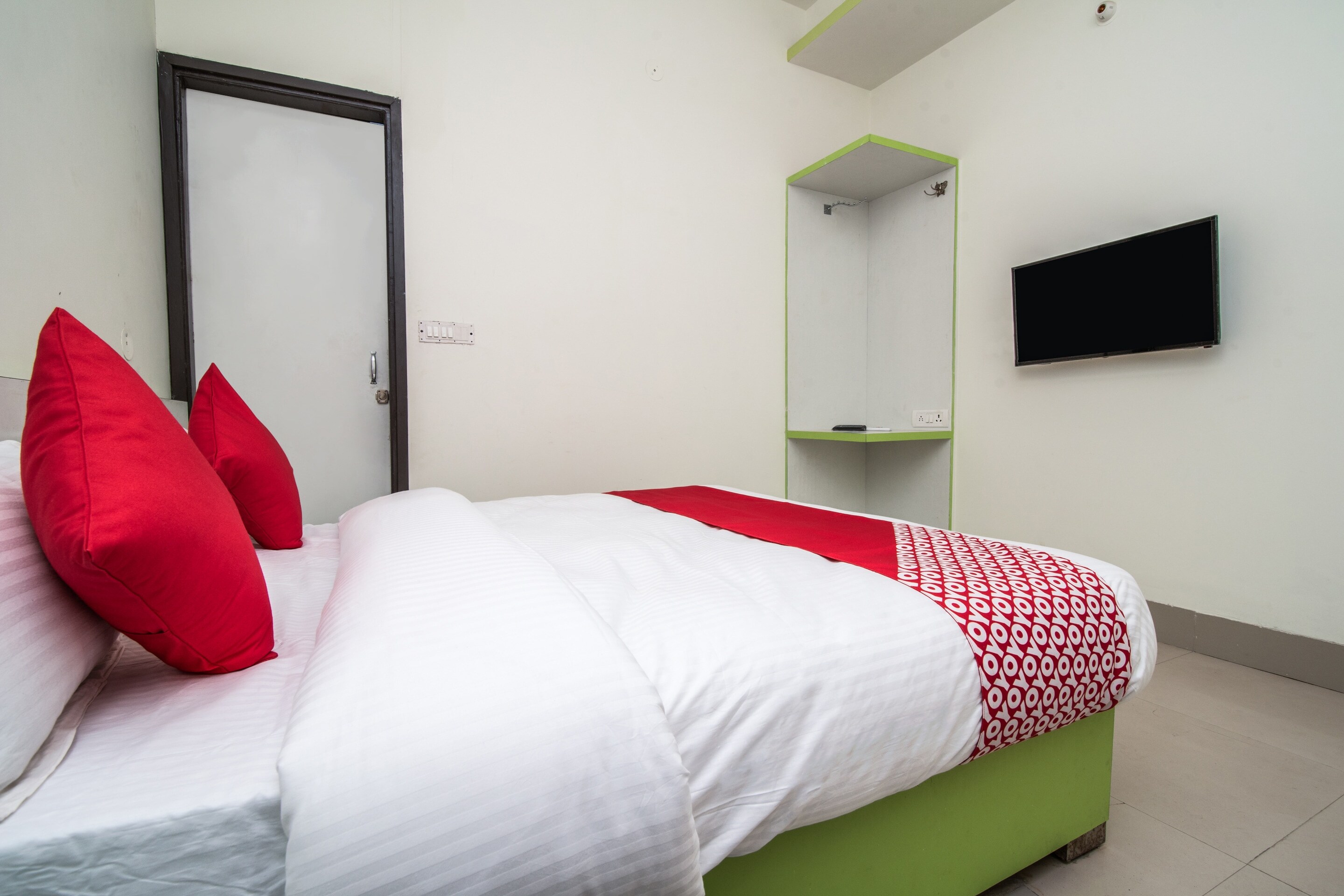 Hotel O Stay Inn Near Appu Ghar - Tap to explore photos