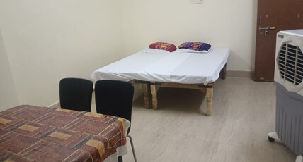 Mahadev Cafe Room Type - Air Cooled Double Bed Room