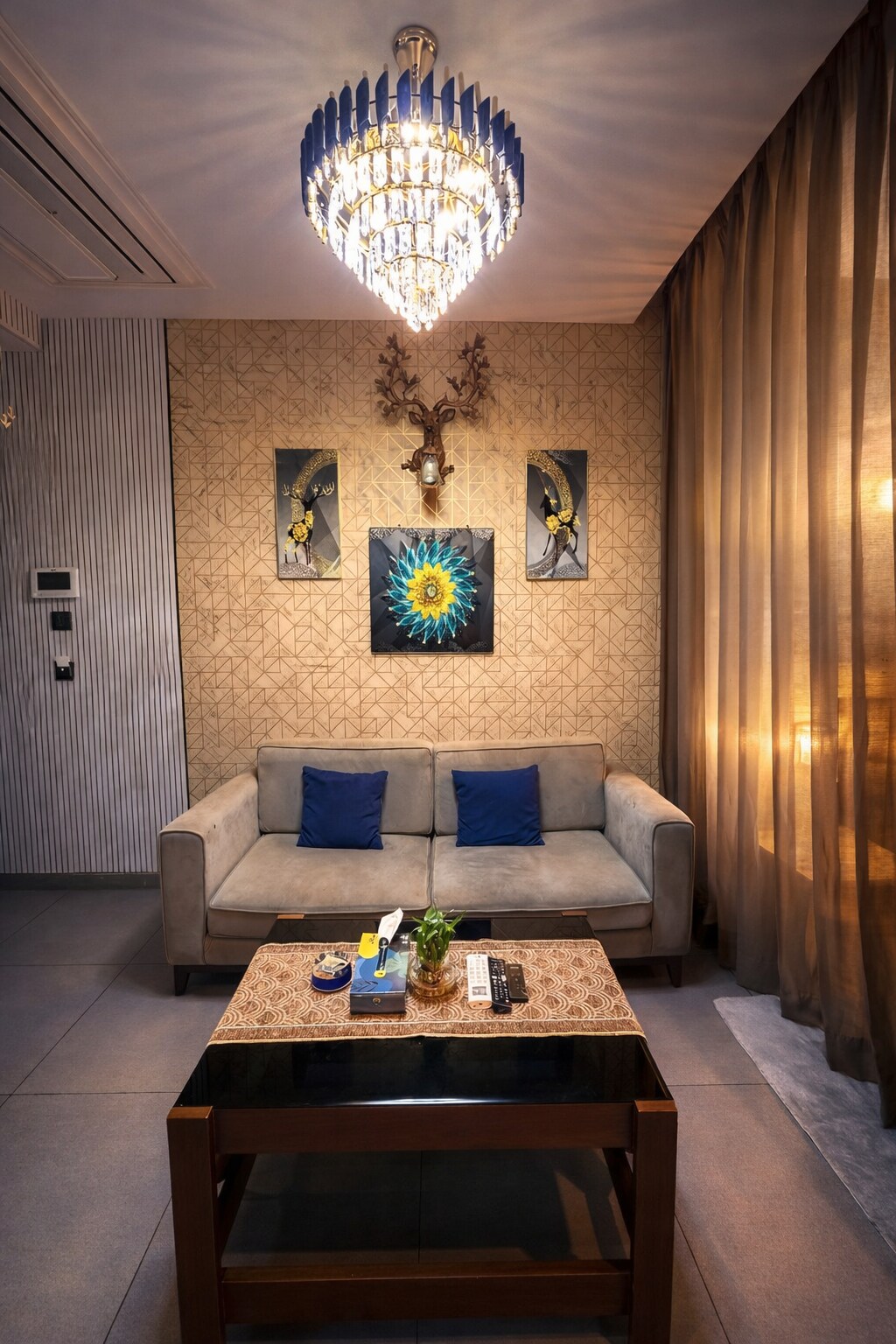 Leisure Stays Luxury Apartment on 22nd Floor - Tap to explore photos