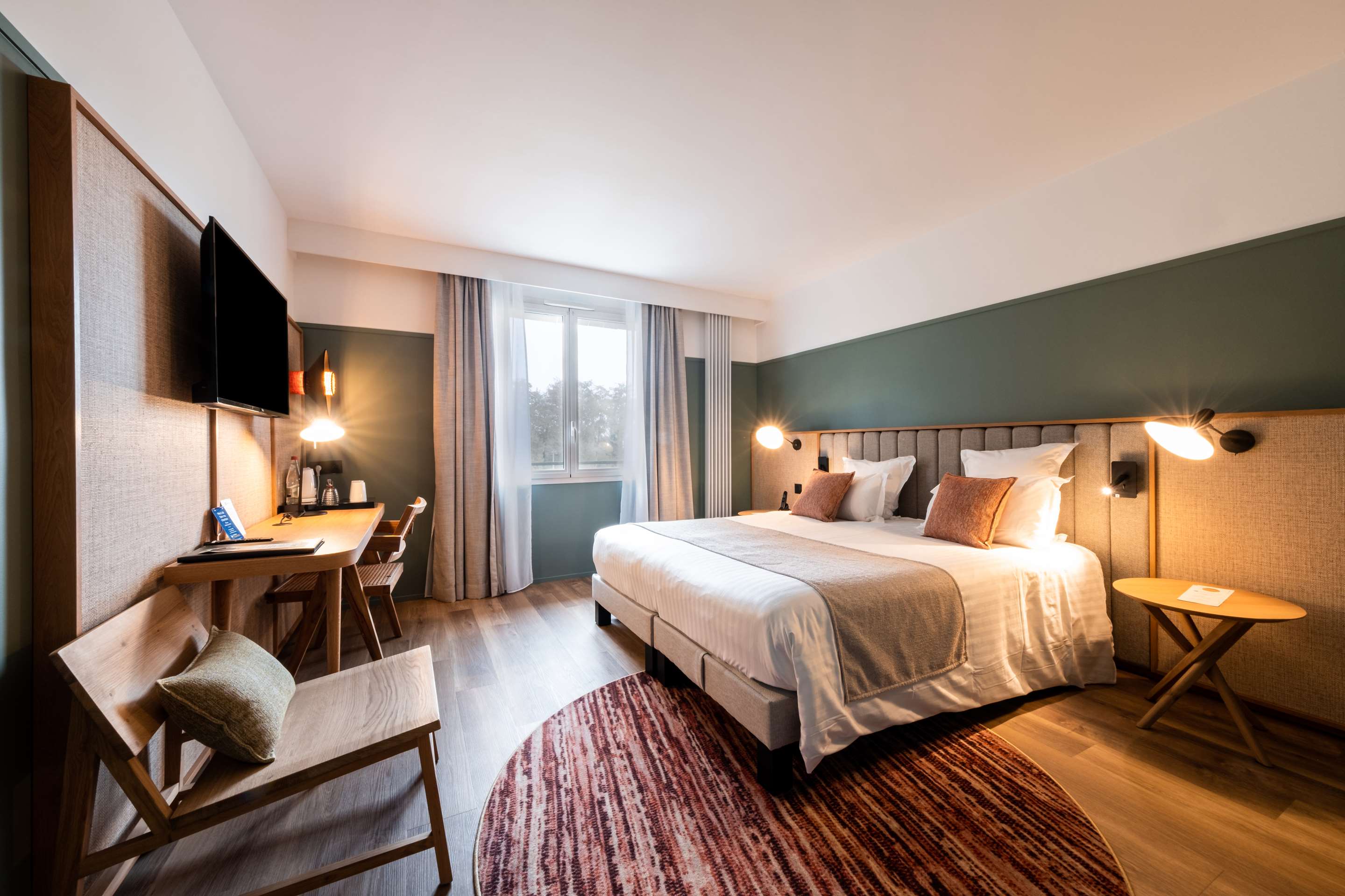 BEST WESTERN PLUS L'OREE PARIS SUD - Tap to explore photos