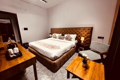 Hotel Aura Residency