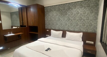 Hotel DRC Devi Prasad Room Type - Deluxe Room-Non-AC