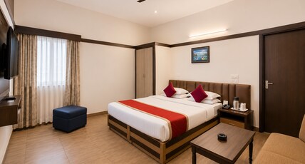 Oriental Palace | Swimming Pool | Restaurant | Bar | City Centre Resort Udaipur. Room Type - Deluxe Villa Heritage Collection (Est. 1992) | Complimentary Swimming Pool Access