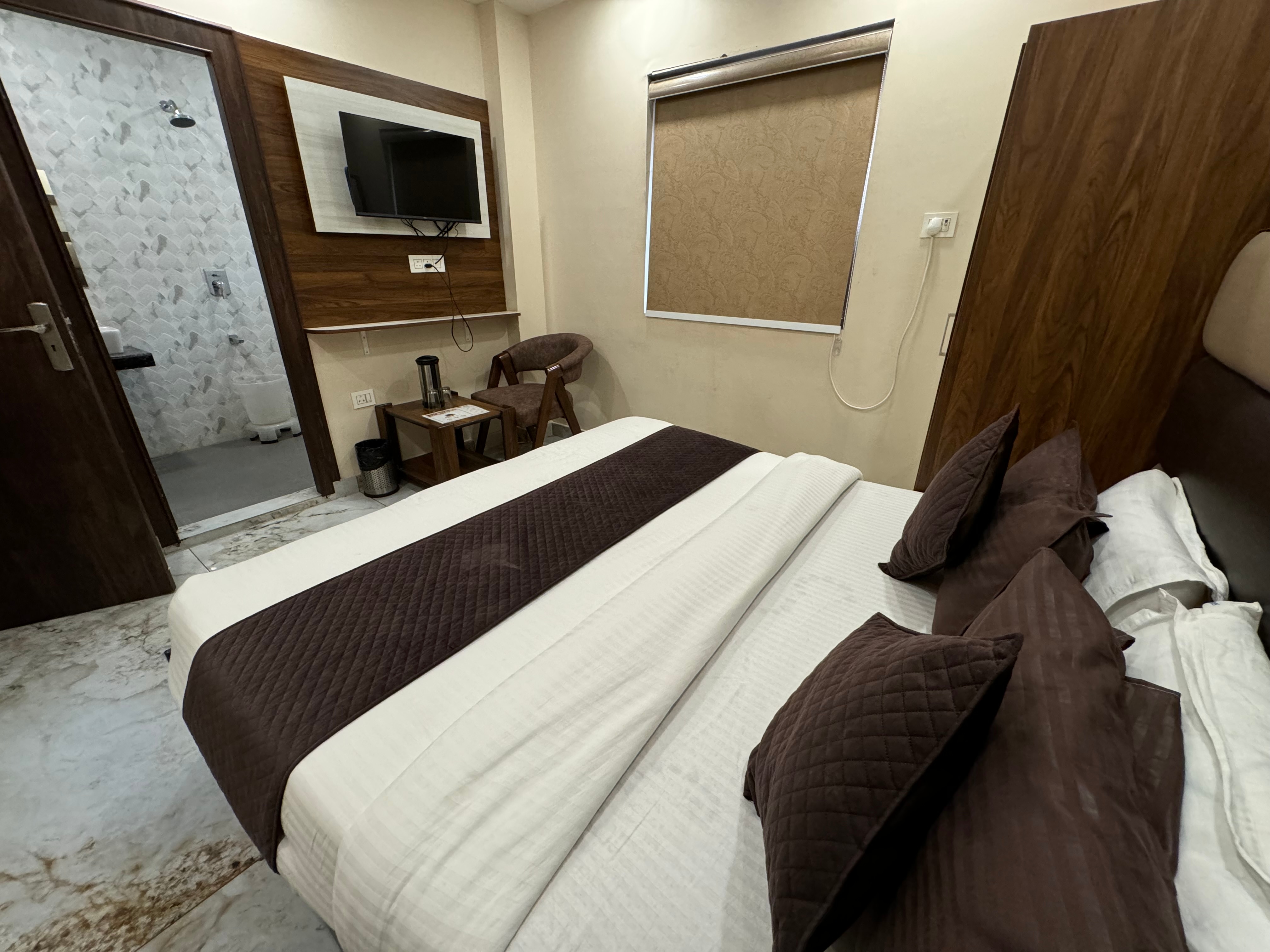 Hotel Dev Rishi By T And M Hotels - Tap to explore photos