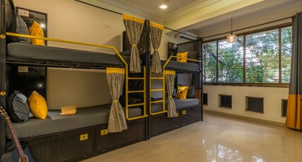 The Hosteller Goa Candolim Room Type - Bed in 14 Bed Mixed Dormitory with Balcony