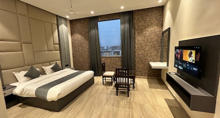 Ganeshwaram Hotel Room Type - Deluxe King Room Ganeshwaram Hotel Room Type - Deluxe King Room