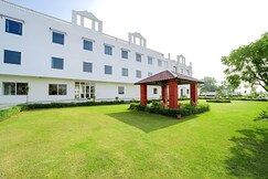 Grassfield Riviera Resort