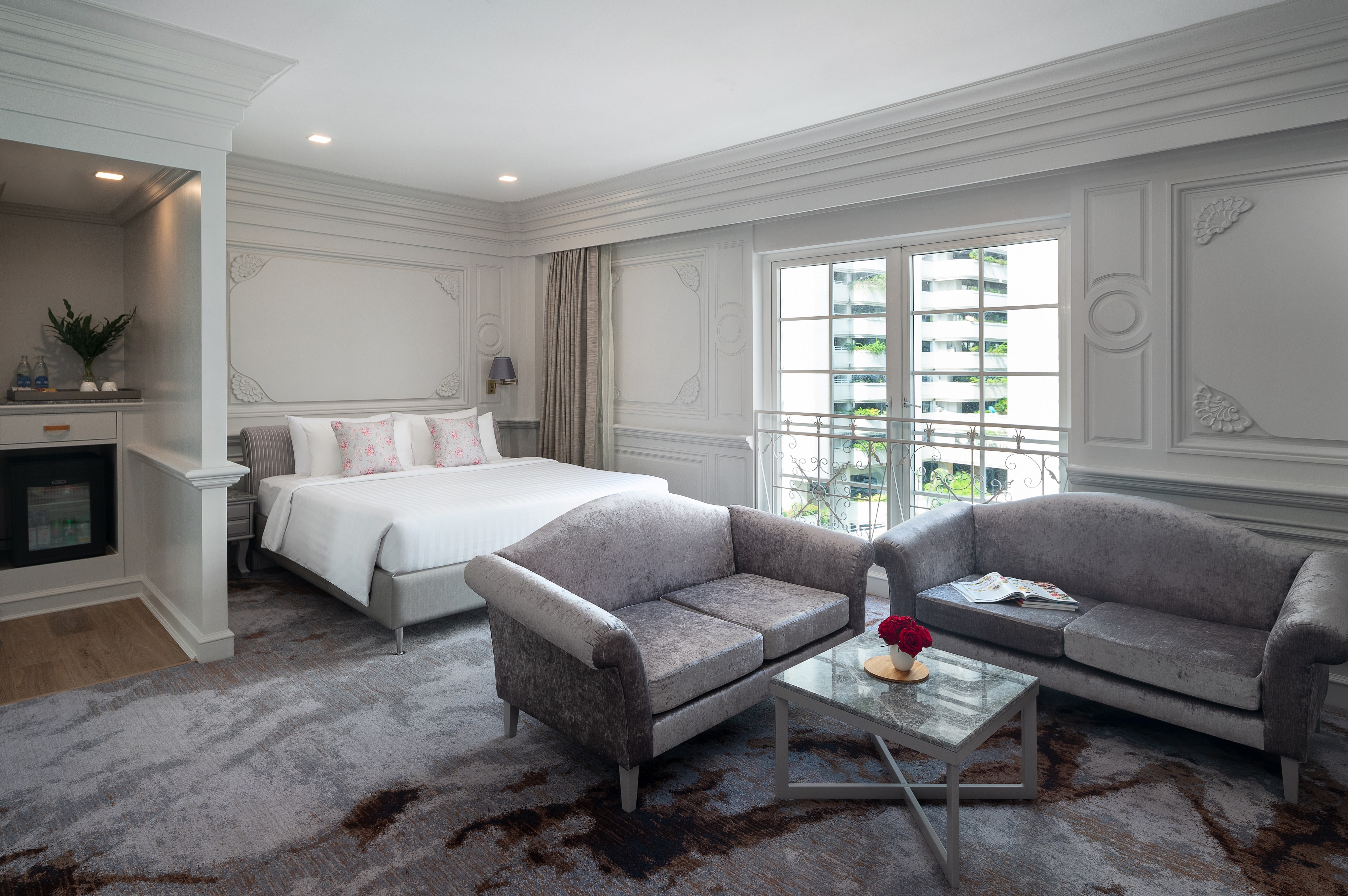 Kingston Suites Bangkok Sukhumvit 15 by Kingston Hotels - Tap to explore photos