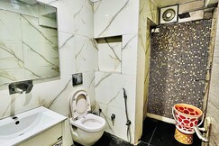 Hotel Seven Seas Near Fortis Shalimar Bagh