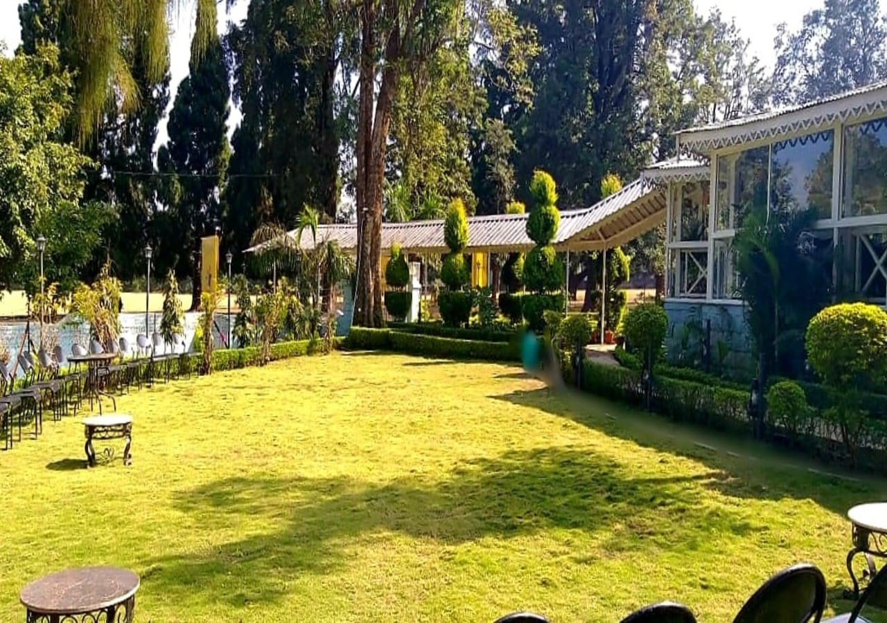 Greendale resort - Tap to explore photos