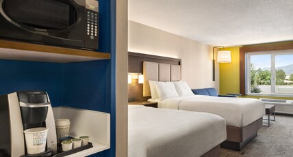 Holiday Inn Express & Suites Redding Room Type - 2 Queen Beds Suite