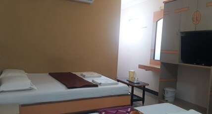 SREE MEENAKSHI IN Room Type - SUPERIOR SUITE (3BED)