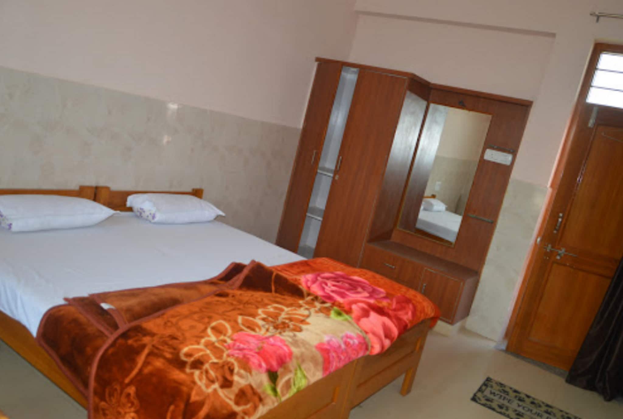 Shree Pushkar Gautam Ashram - Tap to explore photos