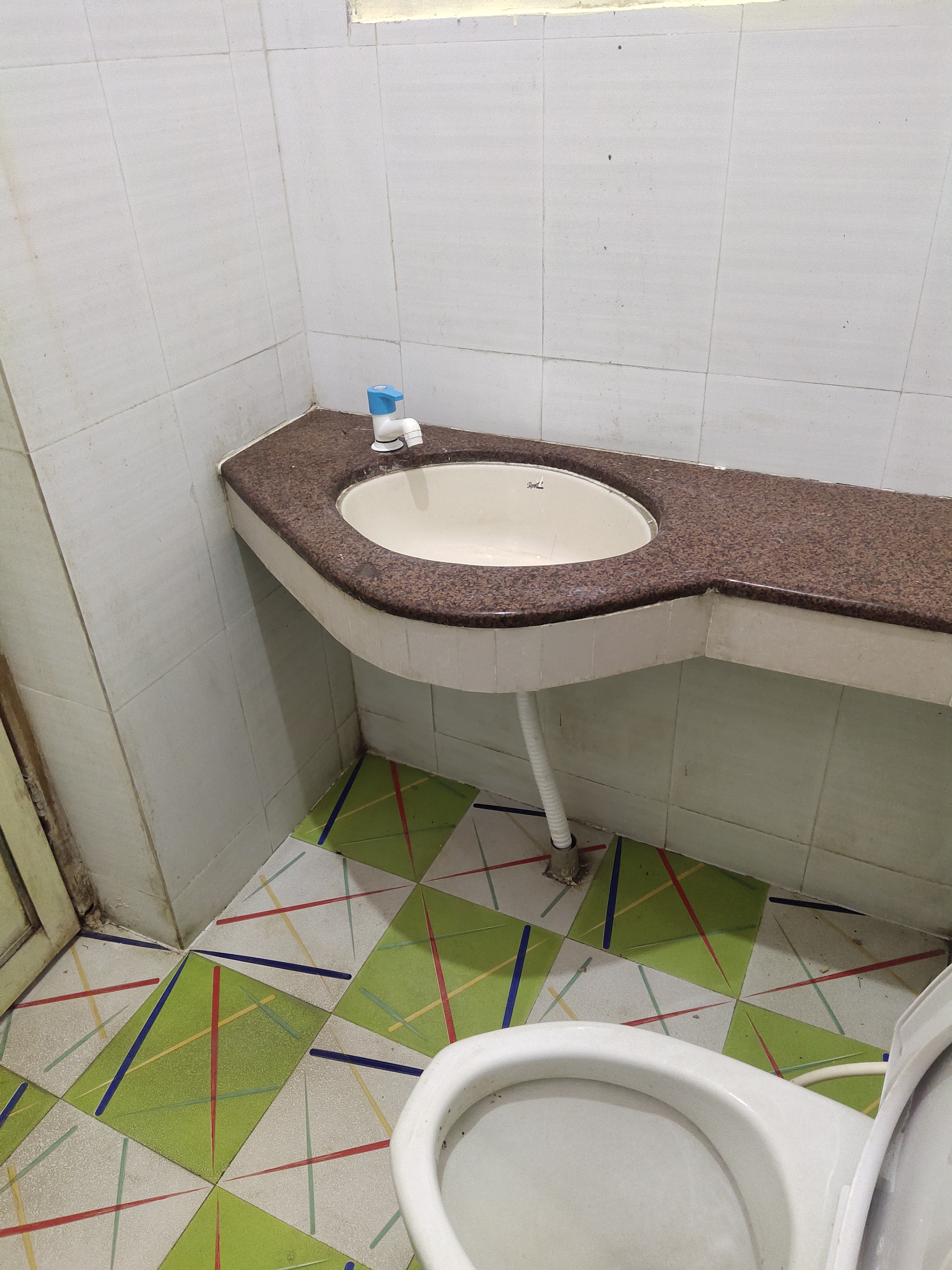 YS homestay - Tap to explore photos